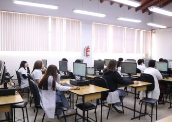 ANEAES IMPULSA EL PRIMER MECANISMO DE EVALUACIÓN NACIONAL DE APRENDIZAJES DE ESTUDIANTES DE MEDICINA